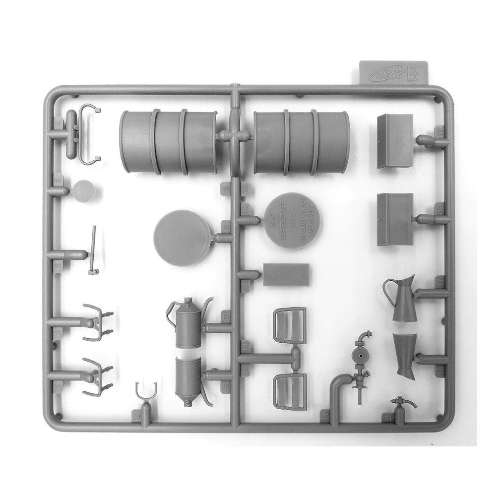 ICM 1:32 German Luftwaffe Ground Personnel (