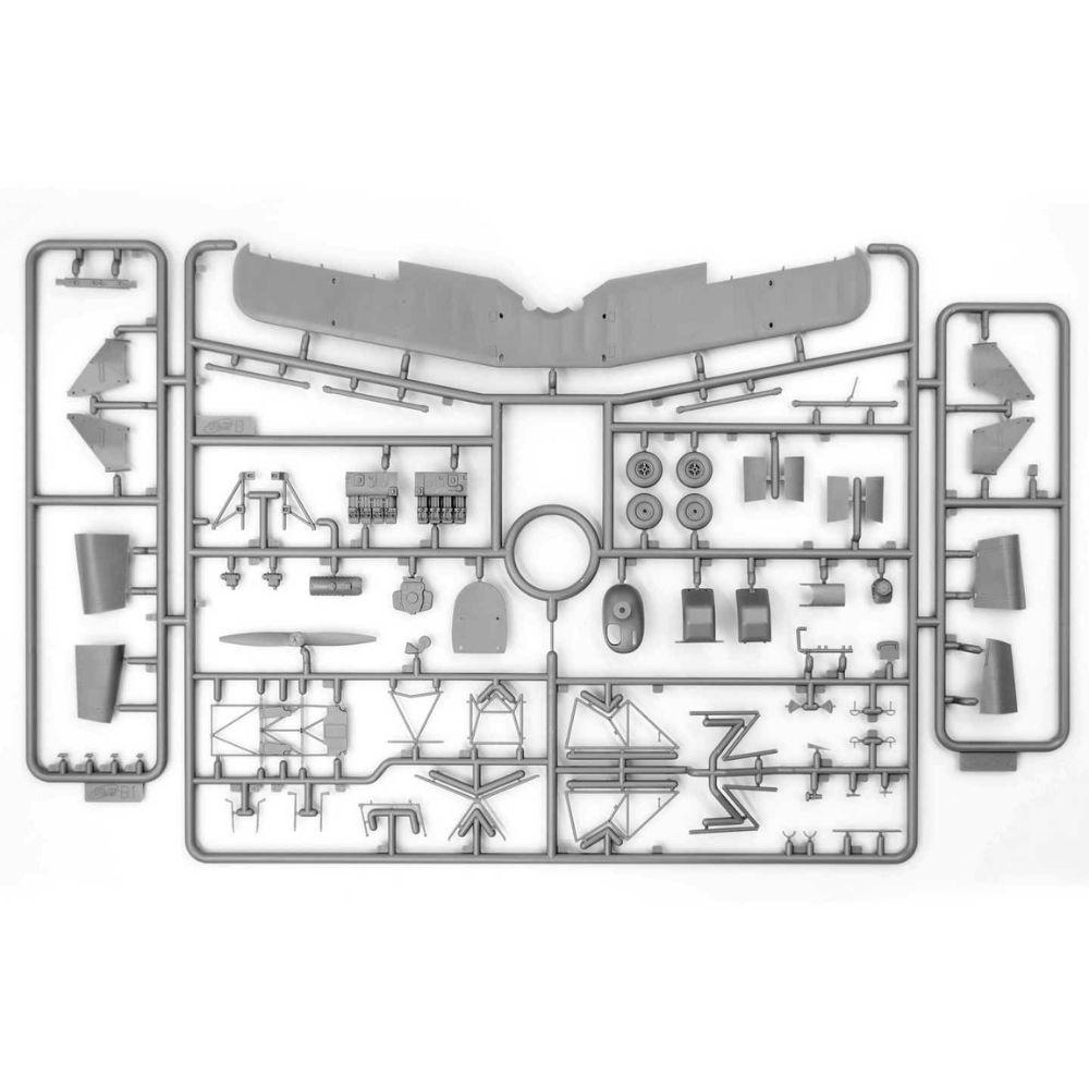 ICM 1:32 WWII Training Bi-Planes Set