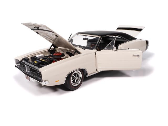 Autoworld 1:18 1969 Dodge Charger R/TMecum Auctions)