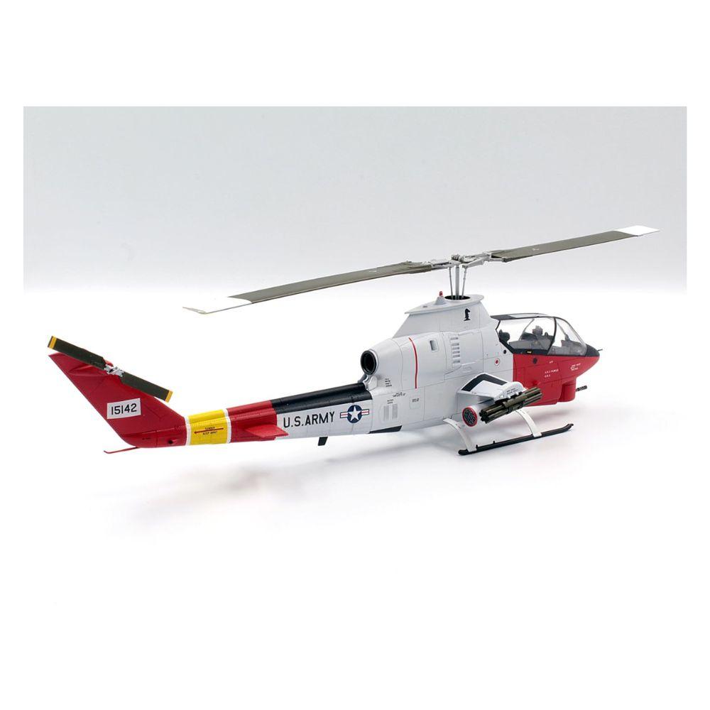 ICM 1:32 AH-1G Arctic Cobra Helicopter
