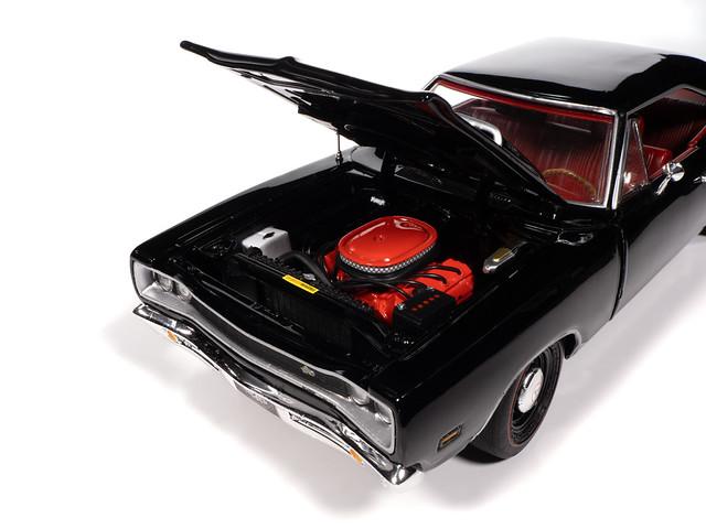 Autoworld 1:18 1969 Dodge Coronet SuperBee (MCACN)