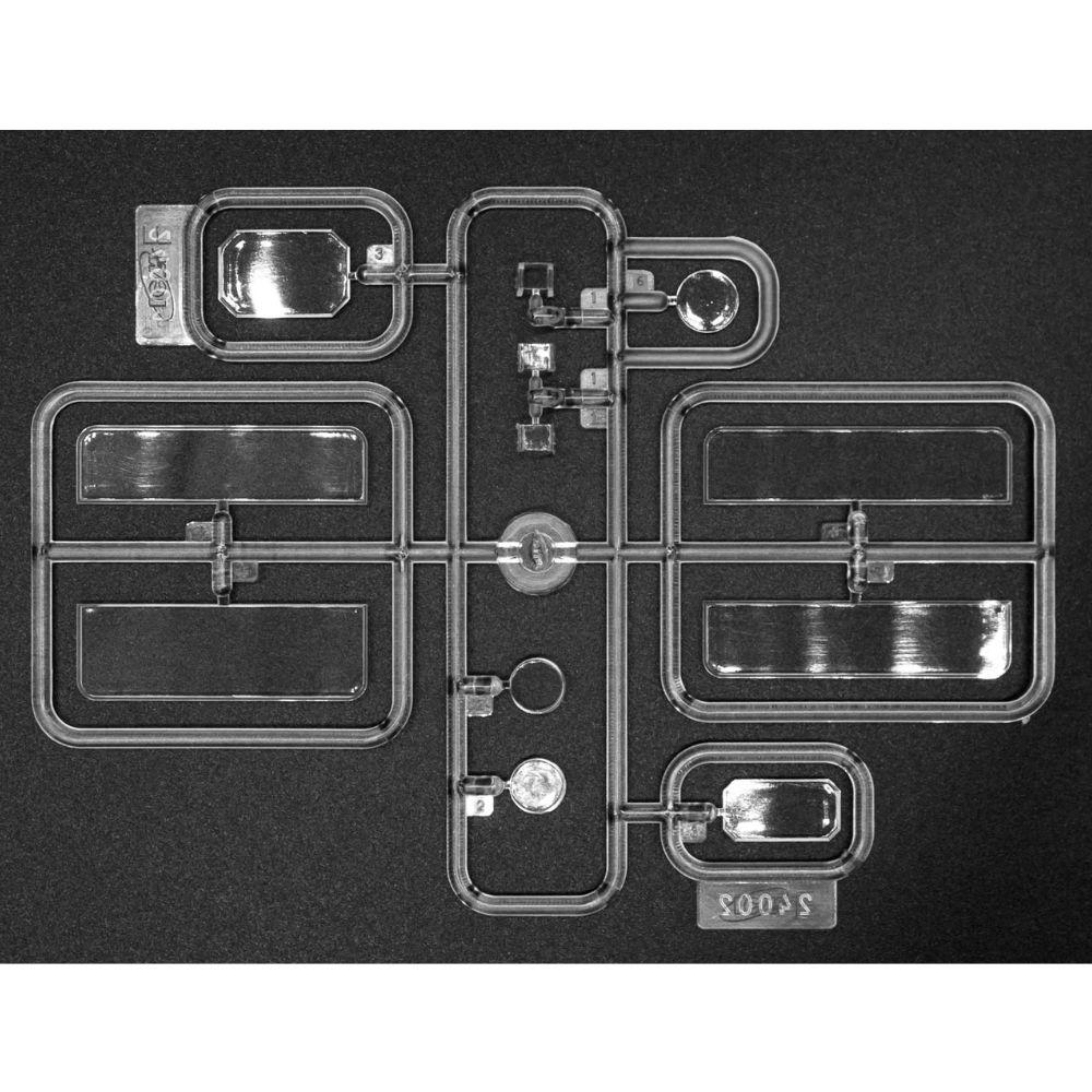 ICM 1:24 Model T 1914 Fire Truck W/ Crew