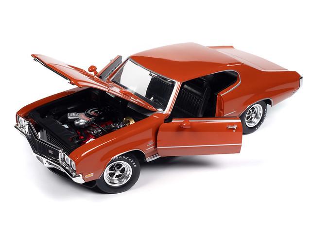 Autoworld 1:18 1972 Buick GS Hardtop (MCACN)