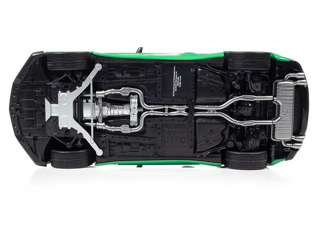 Autoworld 1:18 2017 Chevy Camaro SS 1LE(Nickey)