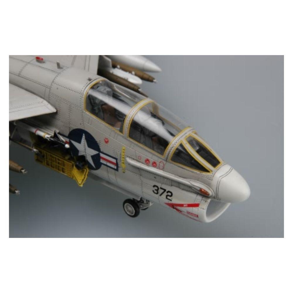 Hobbyboss 1:72 Ta-7C Corsair II
