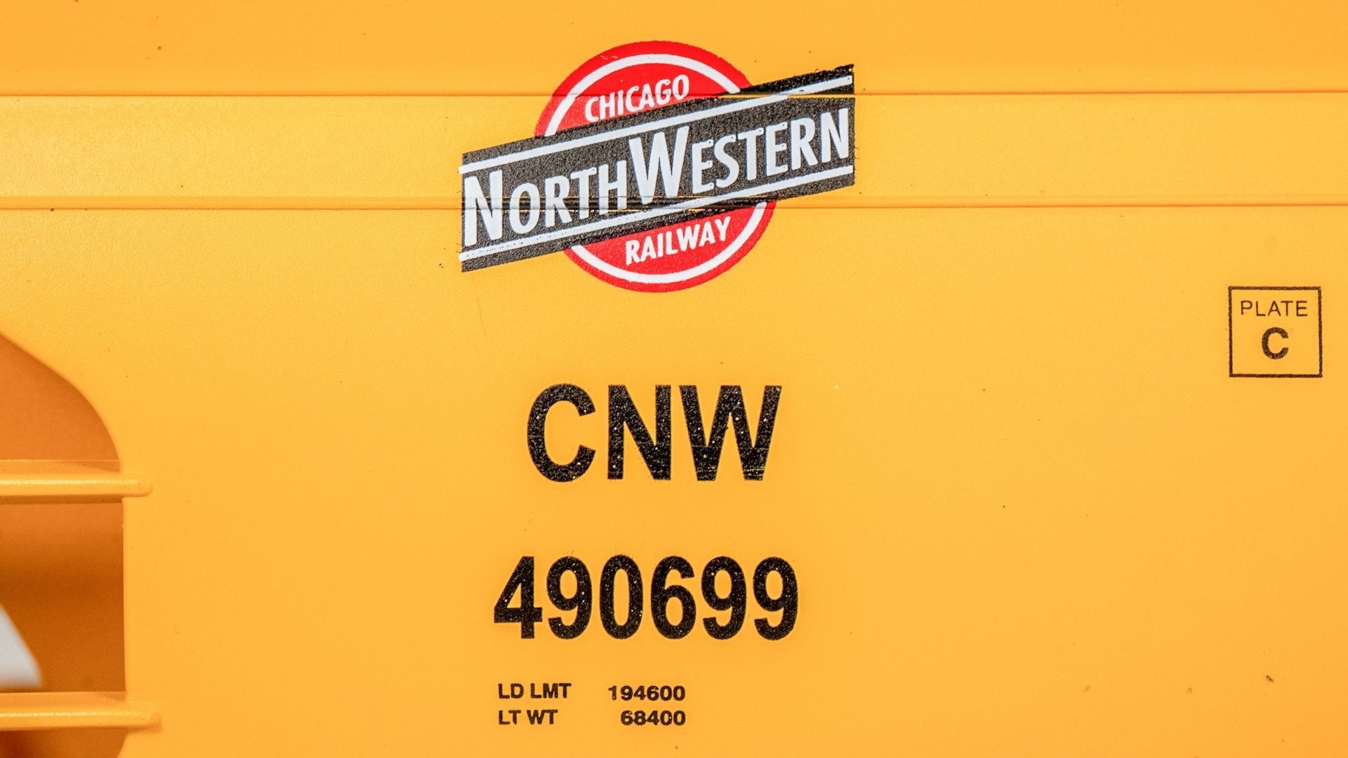 Bachmann Chicago & N/Western #490659 ACF56ft Ctr Flow Cvrd Hopper. HO
