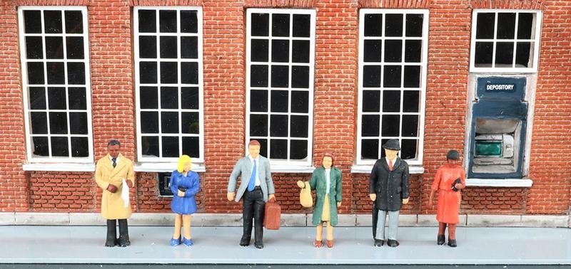 Bachmann Standing Office Workers, 6 Figures. HO Scale