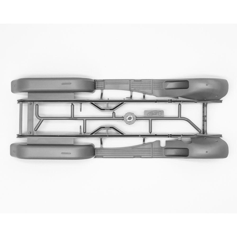 ICM 1:24 Type G4 with MG 34 and German Staff