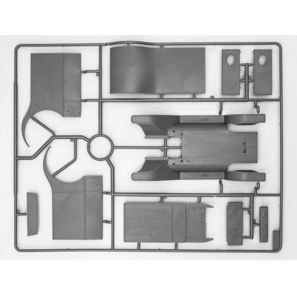 ICM 1:24 Gas Delivery Model T 1912 W/Fig