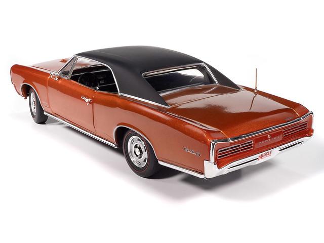 Autoworld 1:18 1966 Pontiac GTO (Hemmings Muscle Machines)