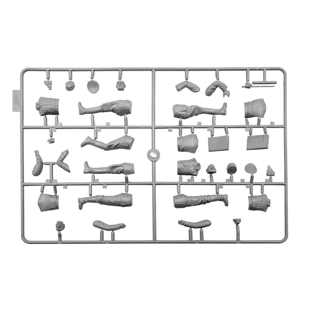 ICM 1:24 WWII German Staff Personnel