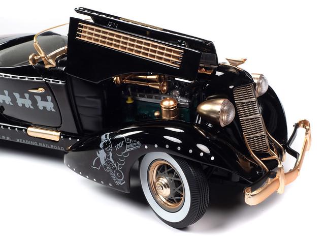 Autoworld 1:18 1935 Monopoly Auburn 851Speedster