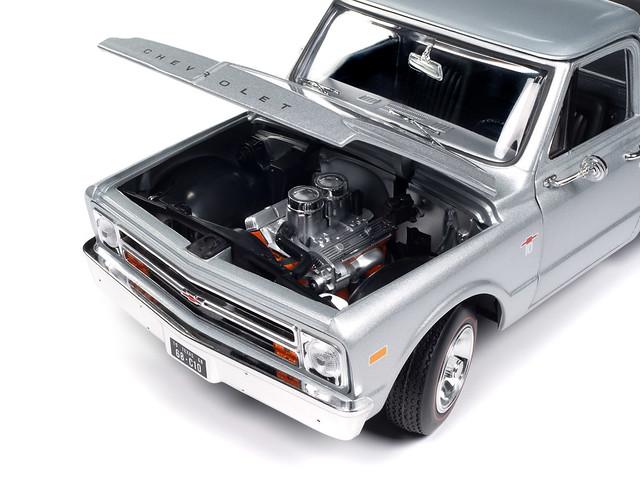 Autoworld 1:18 1968 Chevy C10 Pickup Stepside