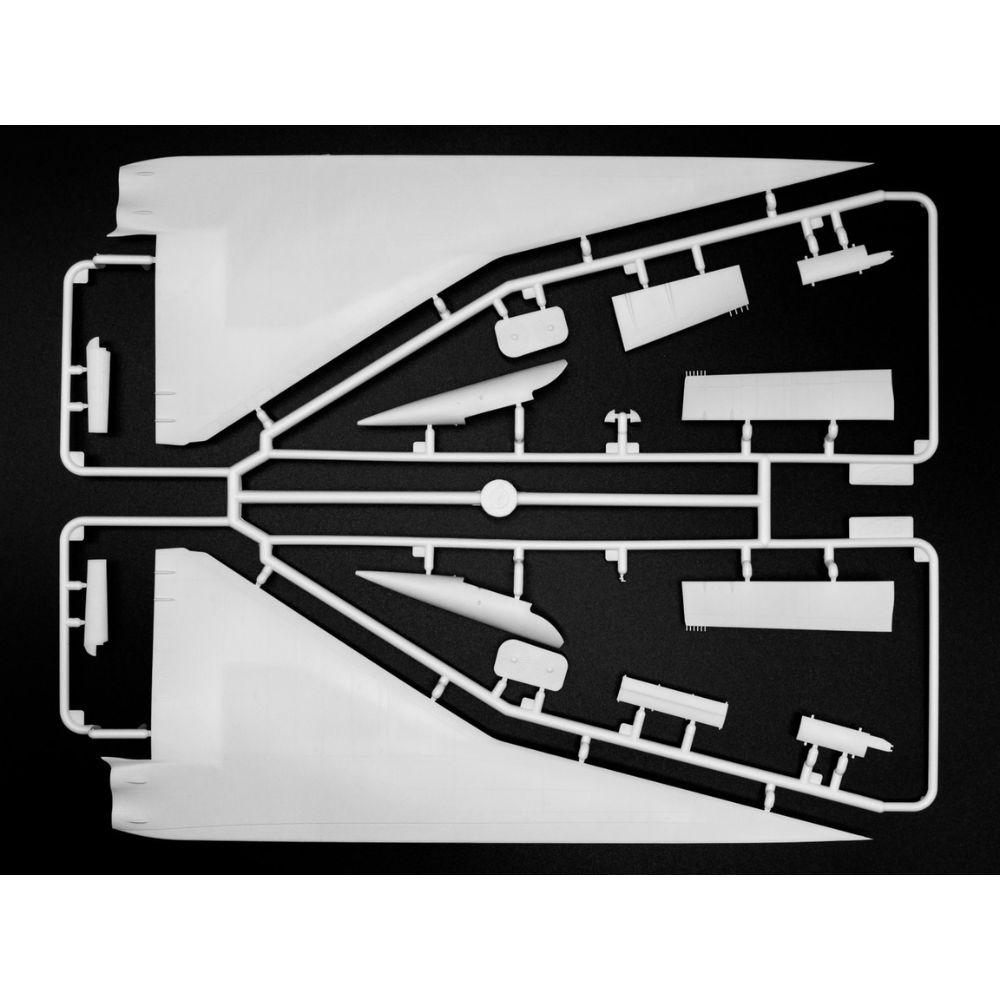 ICM 1:144 Tupolev-144D Svt. Psngr Aircraft