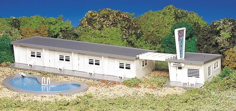 Bachmann Motel W/Pool Classic Kits, HO Scale — HTDirect