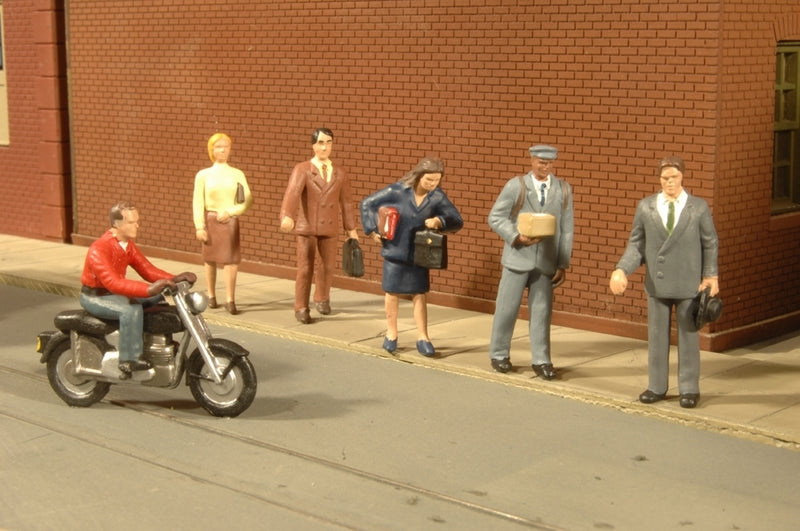 Bachmann City People W/Motorcycle. 7 Figures. O Scale